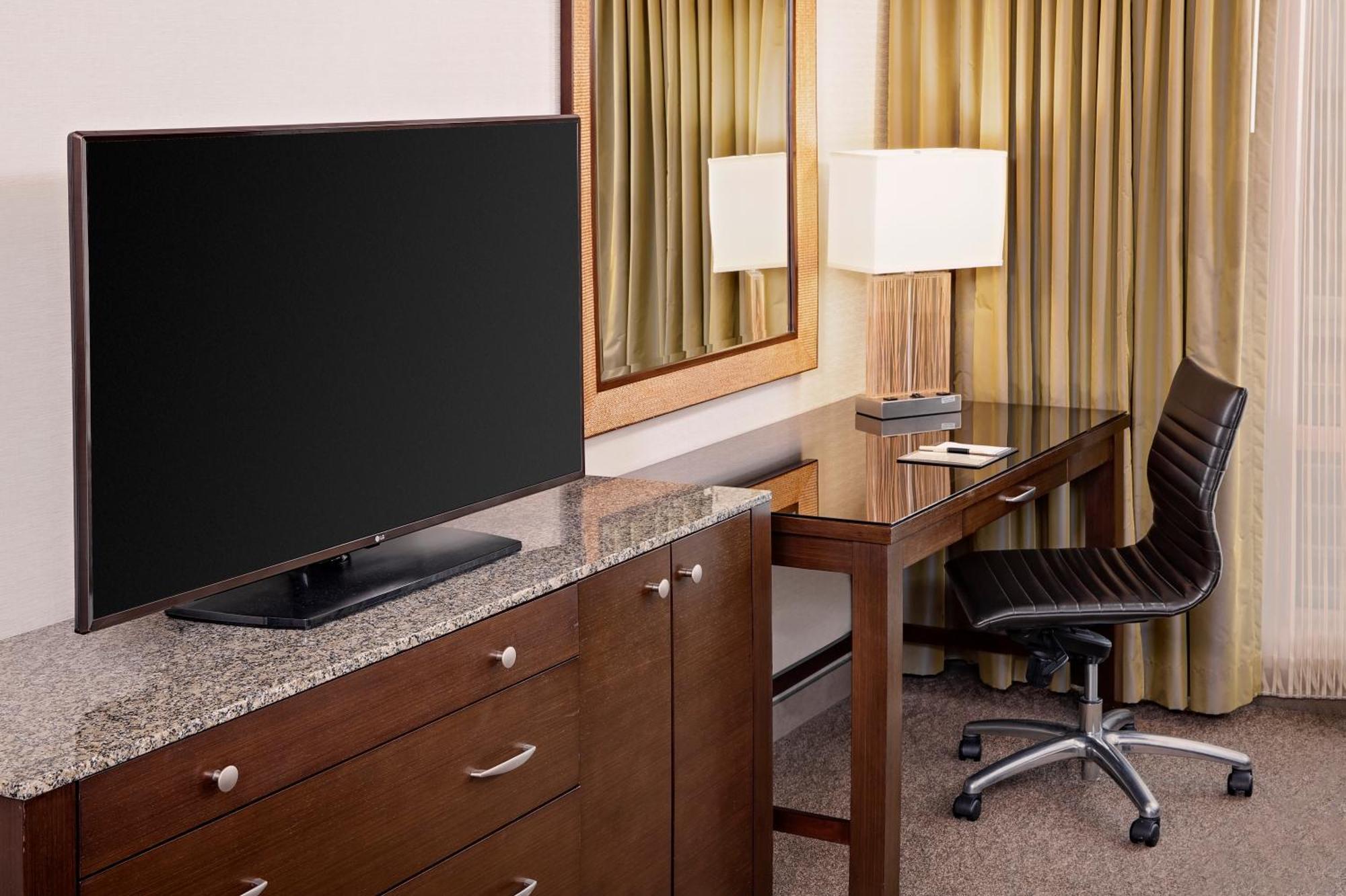 Doubletree By Hilton Hotel Boston Bayside Ngoại thất bức ảnh