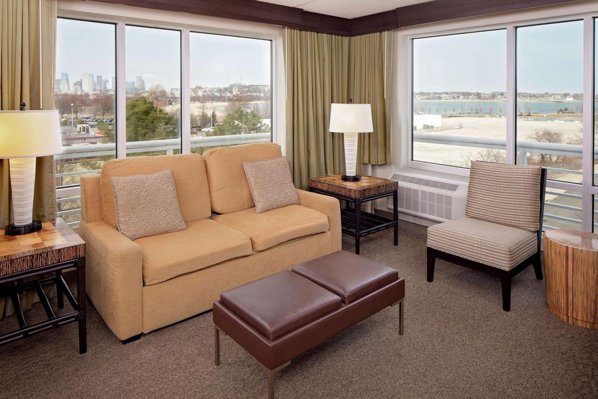 Doubletree By Hilton Hotel Boston Bayside Ngoại thất bức ảnh