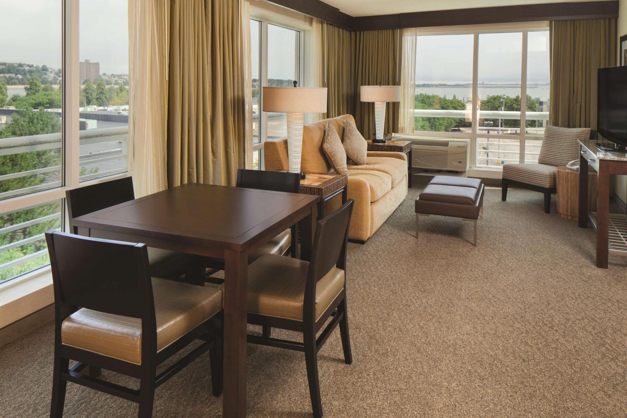 Doubletree By Hilton Hotel Boston Bayside Ngoại thất bức ảnh