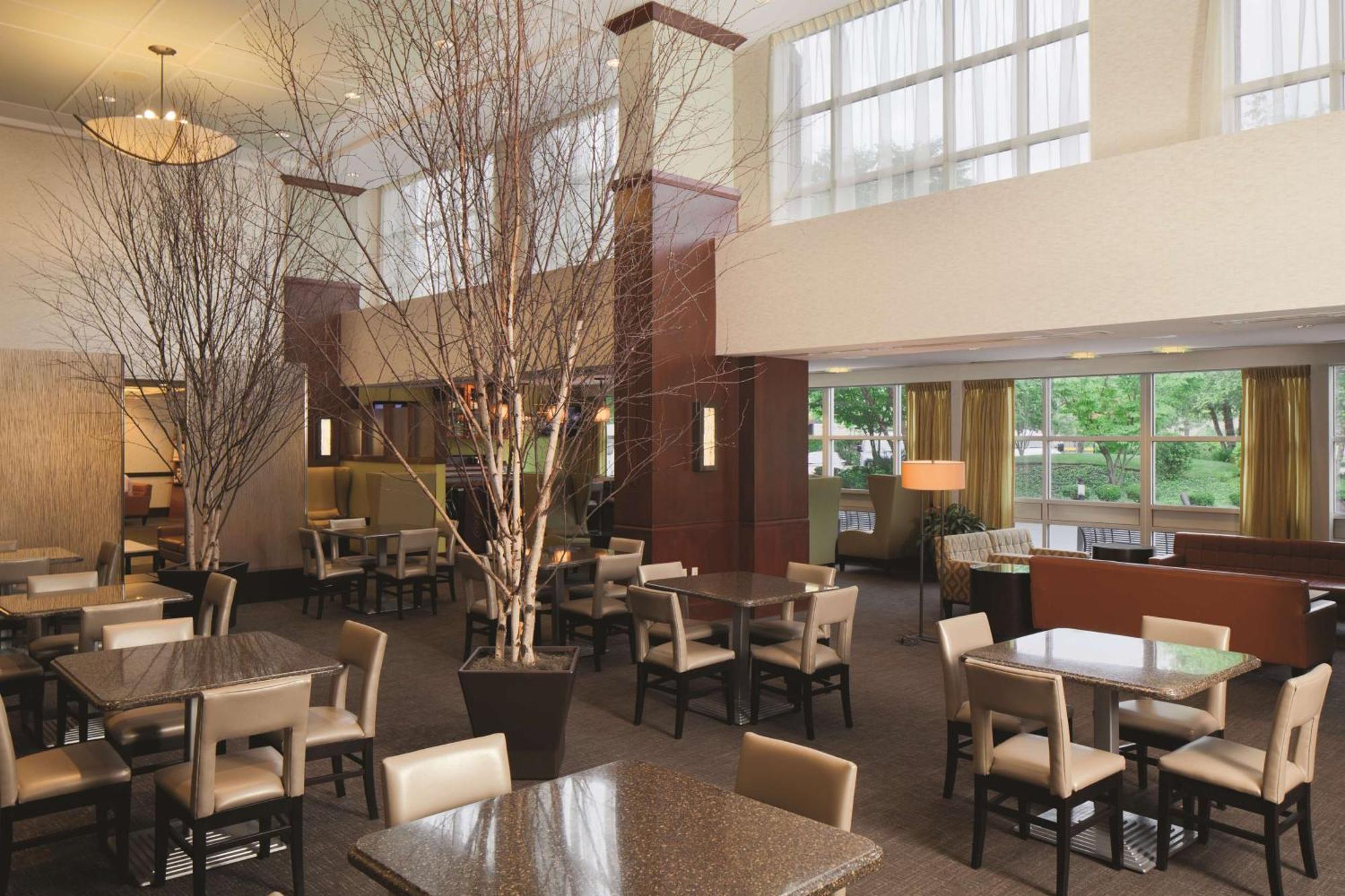 Doubletree By Hilton Hotel Boston Bayside Ngoại thất bức ảnh