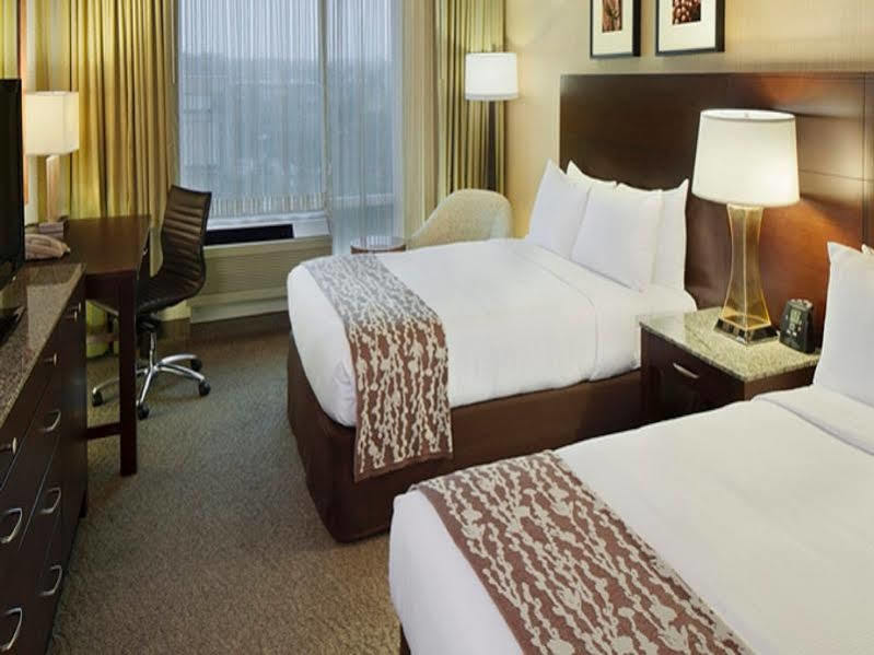 Doubletree By Hilton Hotel Boston Bayside Ngoại thất bức ảnh
