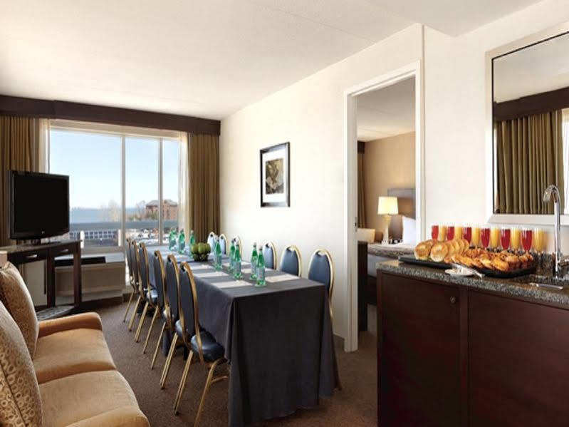 Doubletree By Hilton Hotel Boston Bayside Ngoại thất bức ảnh